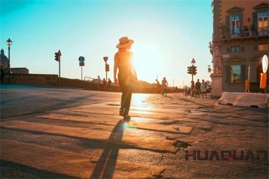 華全動(dòng)力獨(dú)自漫步