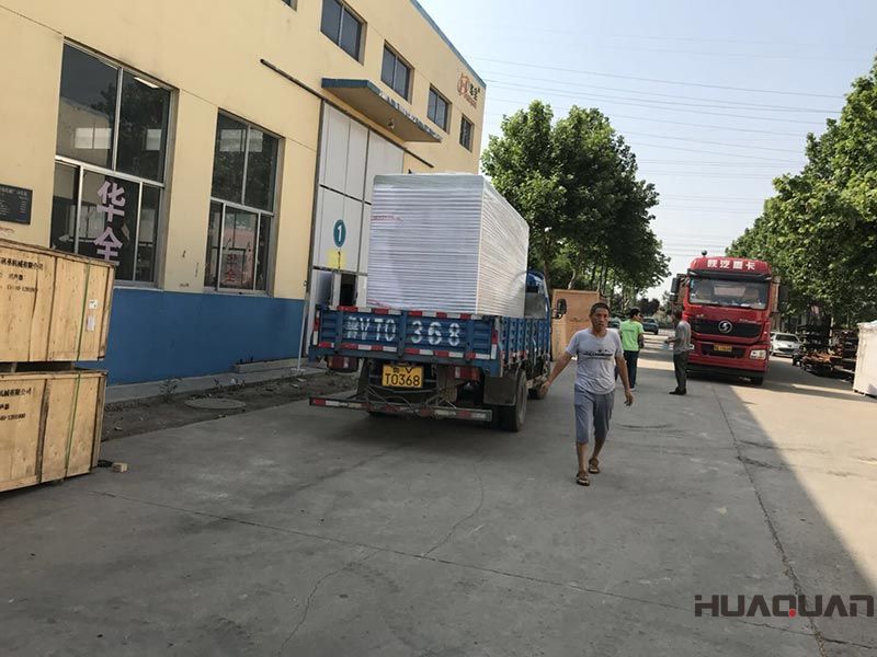 濰坊的王先生訂購的200KW移動靜音拖車發(fā)電機組在6.14號，送貨上門