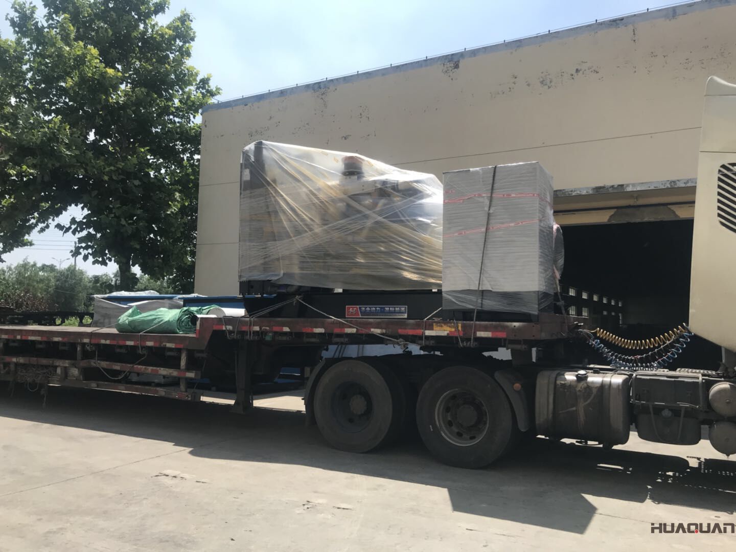  一臺(tái)800kw自動(dòng)化型柴油發(fā)電機(jī)組于7月30號(hào)發(fā)往山東