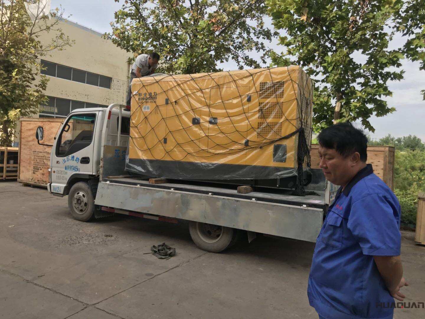 9月27日一臺(tái)200kw靜音箱型濰柴船用柴油發(fā)電機(jī)組已發(fā)往山東