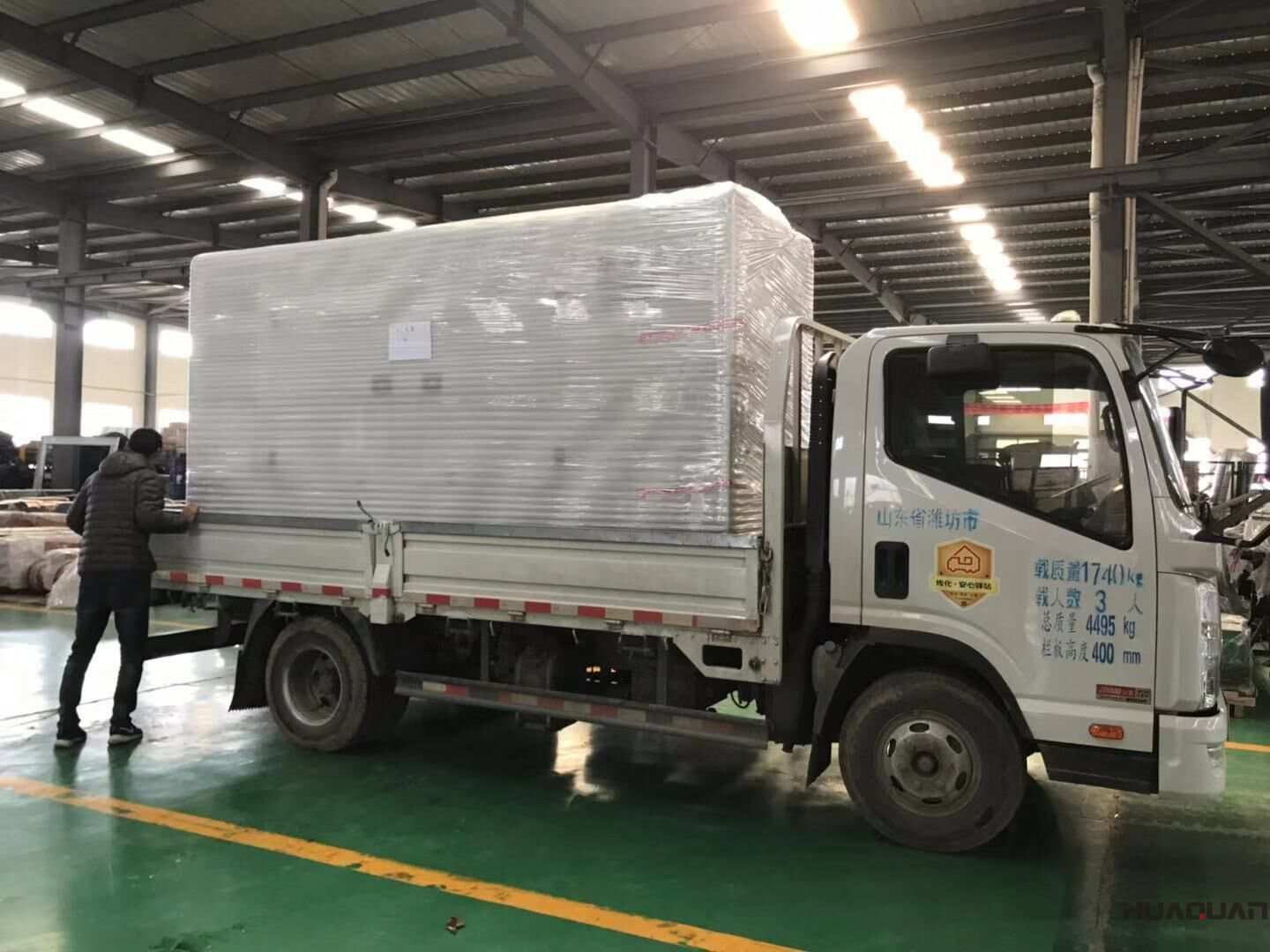 11月20日，山東劉先生訂購的一臺500kw靜音箱柴油發(fā)電機組已從華全動力順利發(fā)往目的地