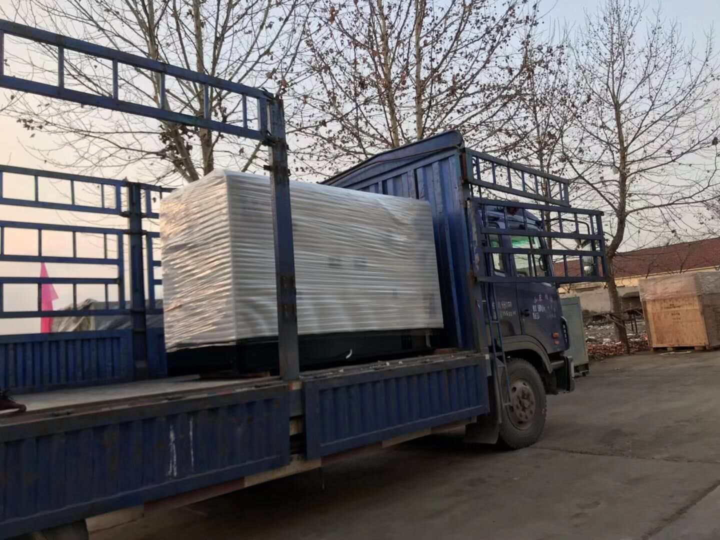 華全動力一臺200kw靜音箱柴油發電機組于12月6日順利發往云南省