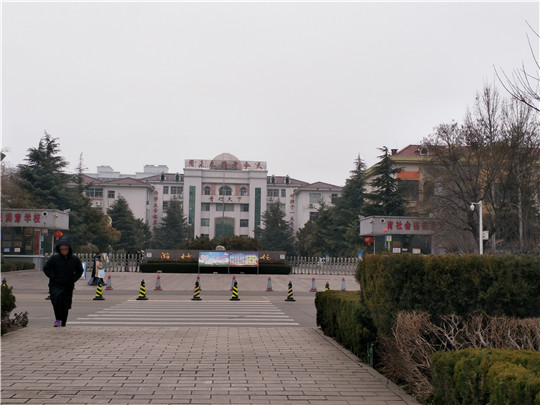 華全移動靜音發(fā)電機(jī)組在濰坊東明中學(xué)藝考考點(diǎn)