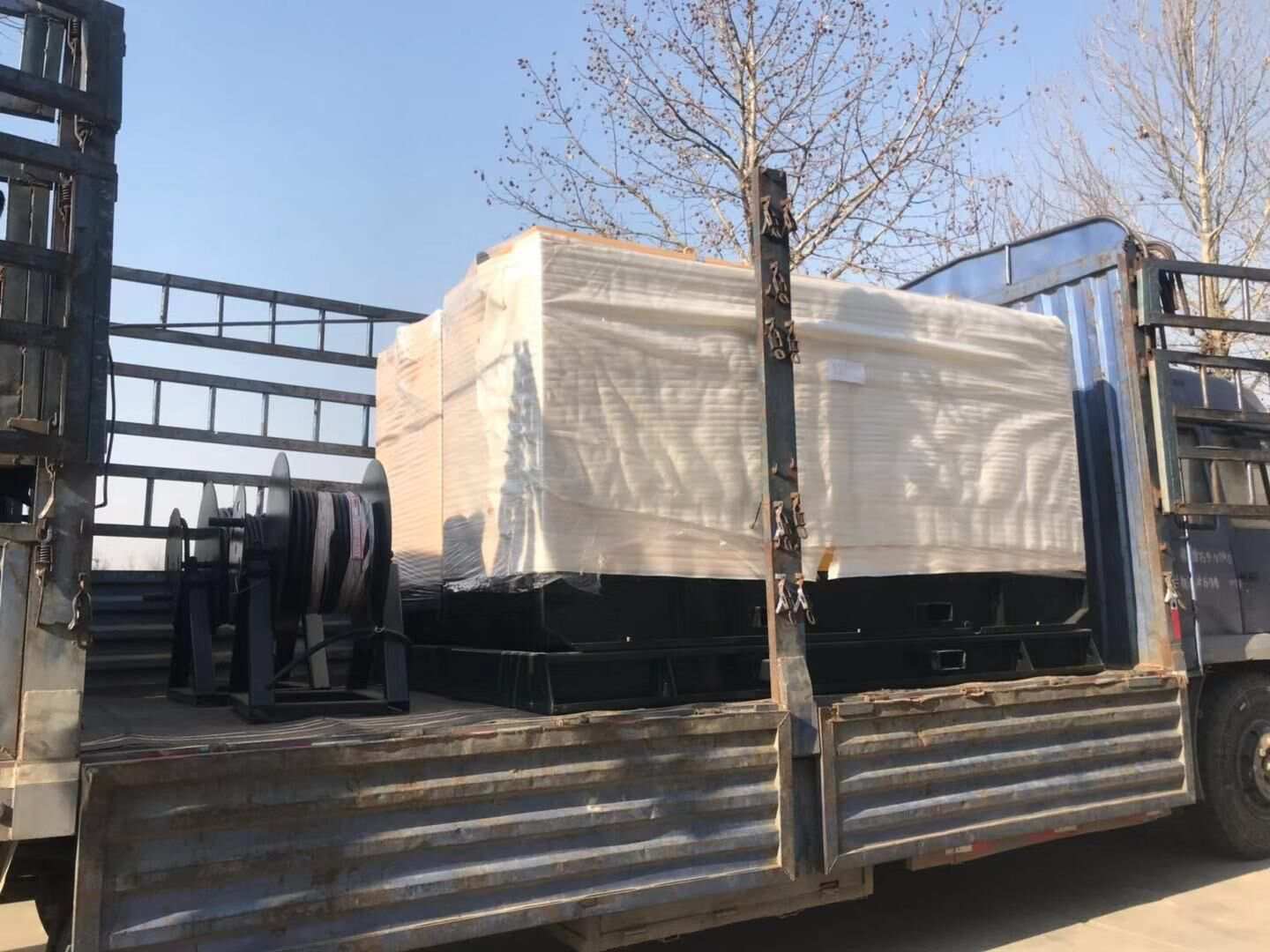 1月16日，謝先生從華全動力采購的380kw標配柴油發電機組成功發往山東省